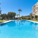 Perfect Location! Walk A Few Minutes To Restaurants, Lovely Beach, Town, Train And Bus Apartament *