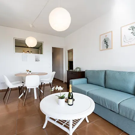 Perfect Location! Walk A Few Minutes To Restaurants, Lovely Beach, Town, Train And Bus * Torremolinos