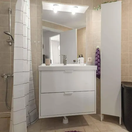 Perfect Location! Walk A Few Minutes To Restaurants, Lovely Beach, Town, Train And Bus Torremolinos