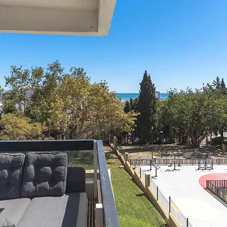 Apartament Perfect Location! Walk A Few Minutes To Restaurants, Lovely Beach, Town, Train And Bus Torremolinos
