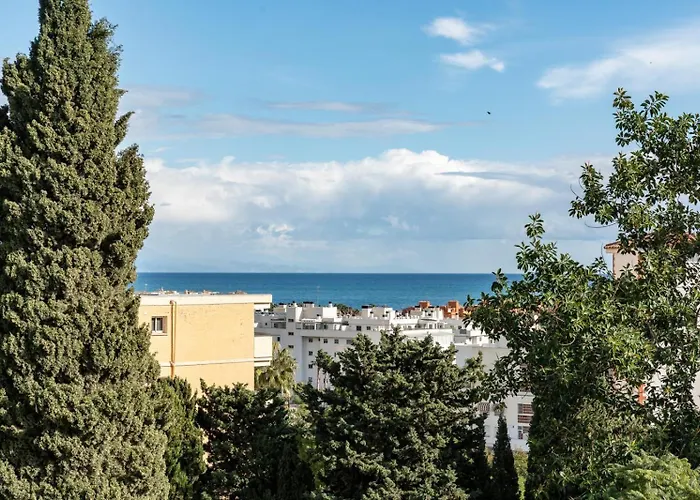Perfect Location! Walk A Few Minutes To Restaurants, Lovely Beach, Town, Train And Bus Appartamento Torremolinos