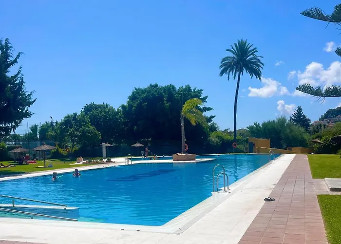 Perfect Location! Walk A Few Minutes To Restaurants, Lovely Beach, Town, Train And Bus Appartamento Torremolinos