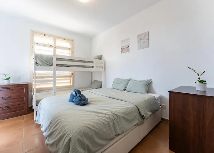 Perfect Location! Walk A Few Minutes To Restaurants, Lovely Beach, Town, Train And Bus Appartamento Torremolinos