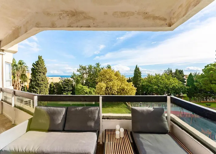 Perfect Location! Walk A Few Minutes To Restaurants, Lovely Beach, Town, Train And Bus Appartamento *