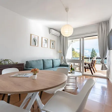 Perfect Location! Walk A Few Minutes To Restaurants, Lovely Beach, Town, Train And Bus Apartment Torremolinos